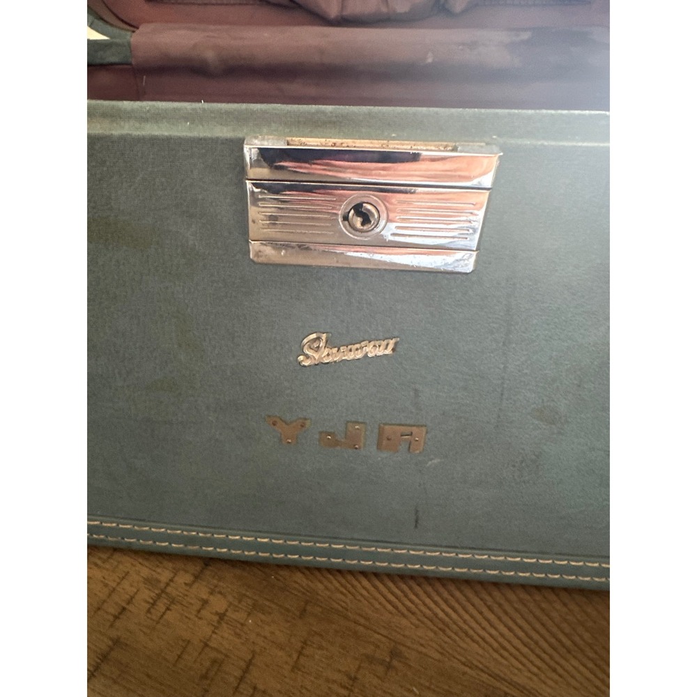 Mid-Century Skyway Train Case with Original Key Slate Blue Makeup Vanity Box - Picture 2 of 15
